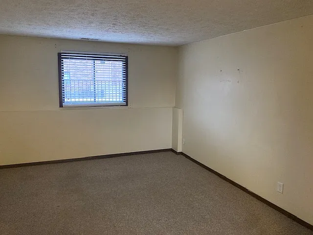 Building Photo - 643 Kennedy Dr #3
