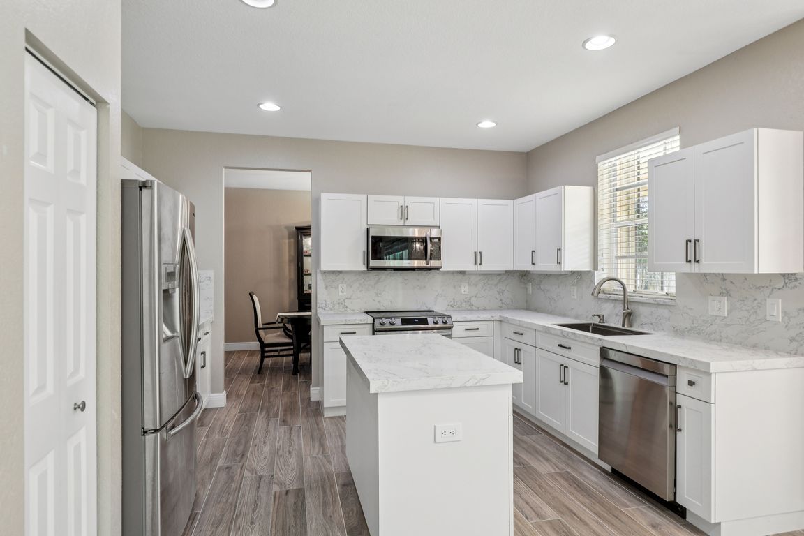 next background image