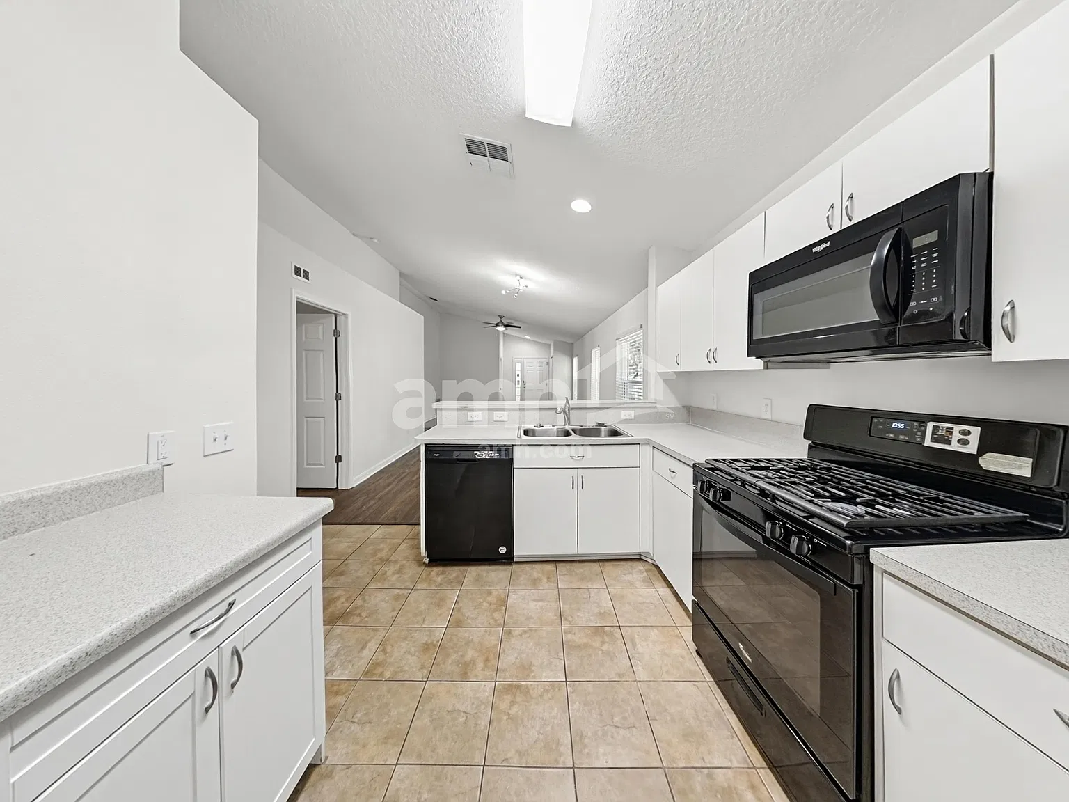 3 bed, 2.0 bath, 1314 sqft, $2,290 — Photo 4