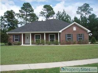 305 Gulf Pines Ct, Freeport, FL 32439