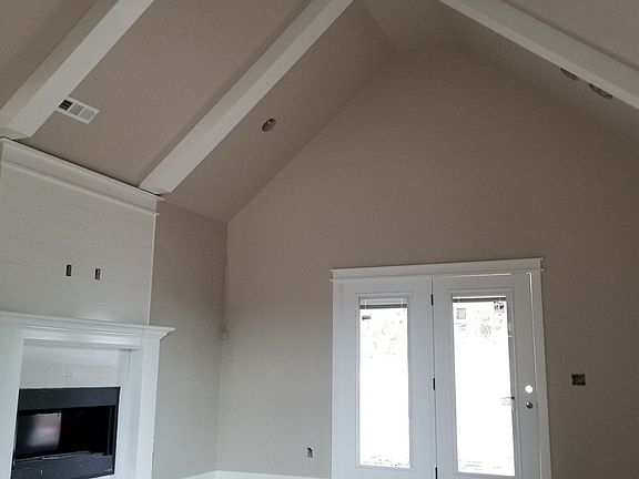 3rd image of 4221 N Harbor Isle
