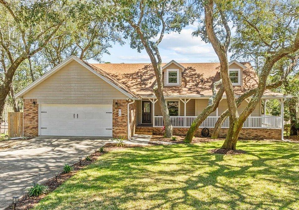1st image of 219 Dominica Cir E