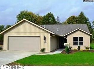 8516 Woodbridge Ct, North Ridgeville, OH 44039