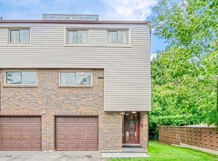 2020 Pharmacy Ave #35, Toronto, ON M1T 1H8