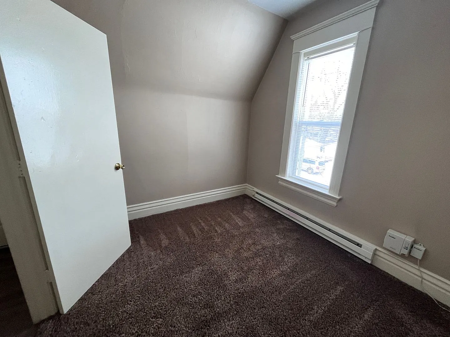 114 W Creighton — Photo 3