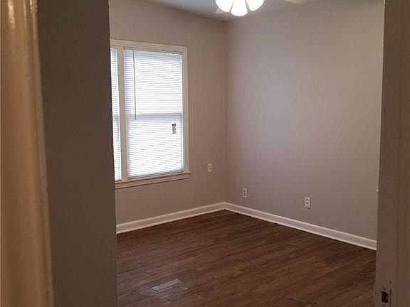 4th image of 4933 Marion Cir