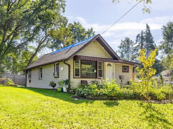 37 S Hickory Ave, Fox Lake, IL 60020