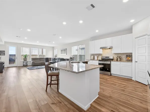 3043 Kastania Ln, Fresno, TX 77545