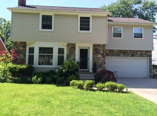 2806 Bembridge Rd, Royal Oak, MI 48073