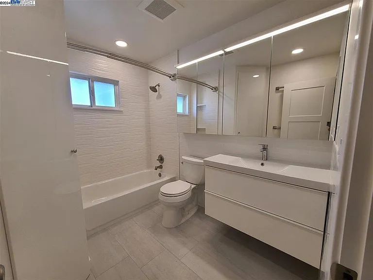 749 Palomino Dr — Photo 16