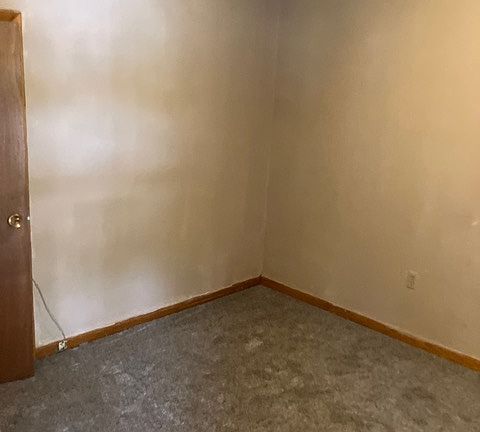 5th image of 509 E 2nd St