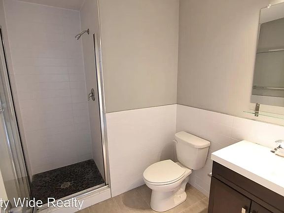 5th image of 533 N Budd St #1E