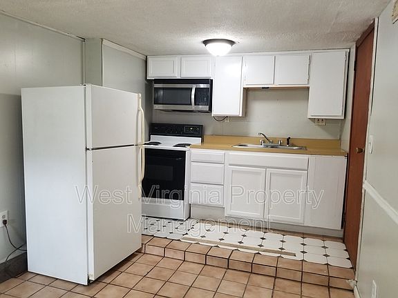 4th image of 606 21st St W #A