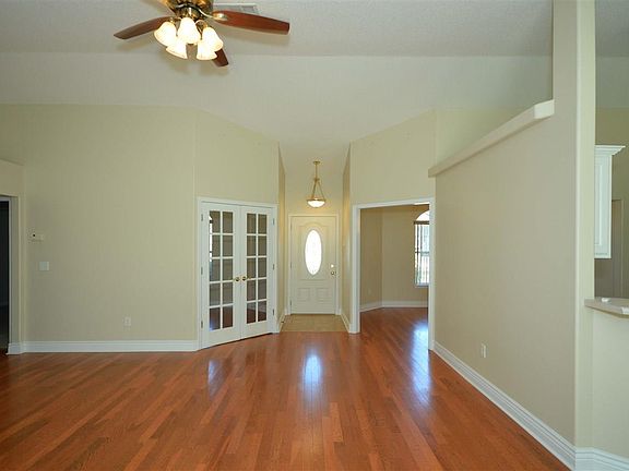 3rd image of 1016 Adrian Way