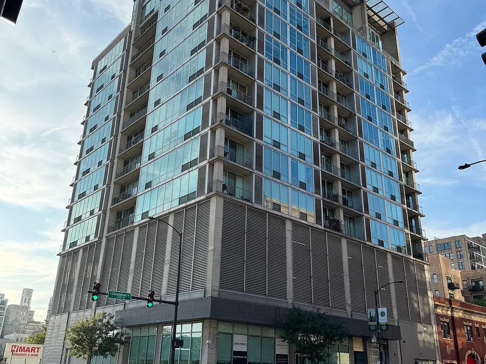 700 W Van Buren St #1401