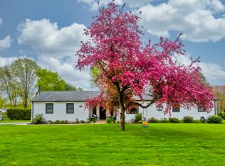 3 Manor Rd, Wilbraham, MA 01095