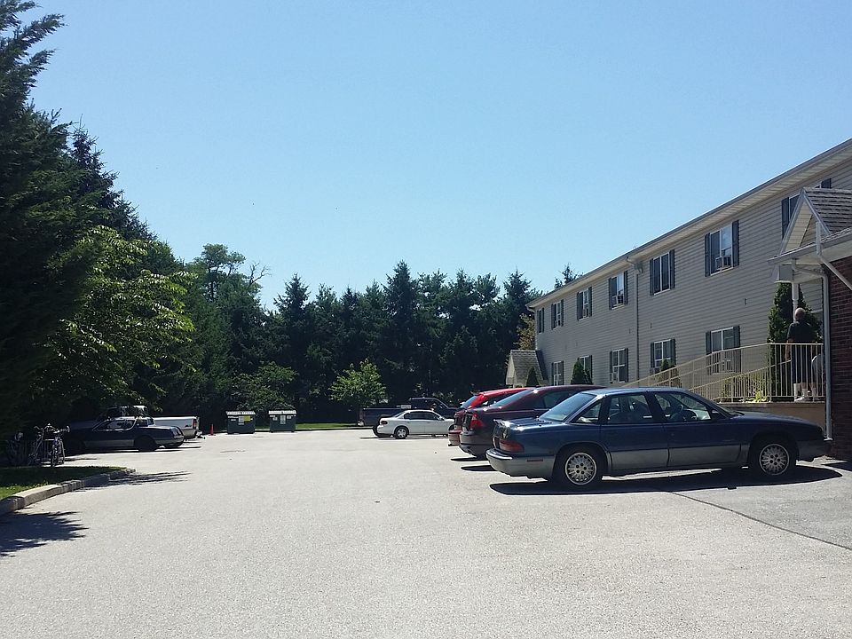 2nd image of 10 Lafayette St APT 7