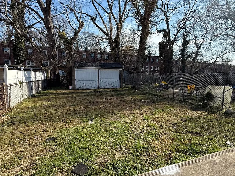 1442 W State St — Photo 3