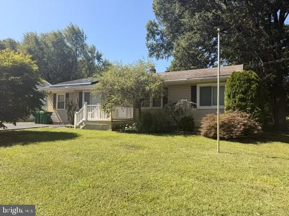 41 Cedar St, New Egypt, NJ 08533