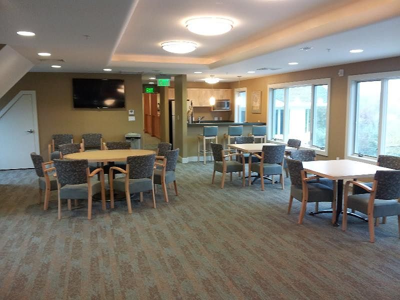 1st image of 90 Plymouth Dr APT 1B
