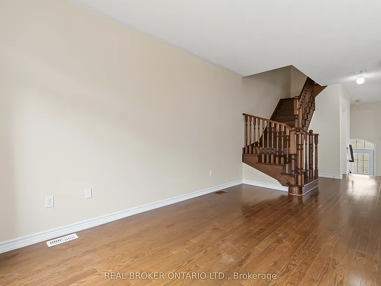 27 McCartney St #MAIN — Photo 16