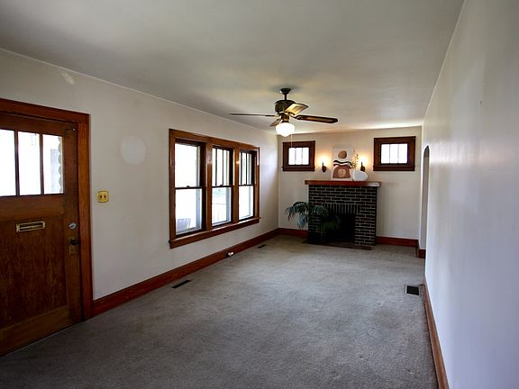 3rd image of 276 Knoles Ave