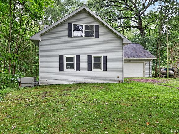 2nd image of 33807 Chipper Dr