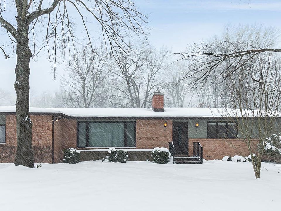 1st image of 907 Deerfield Ct