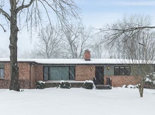 907 Deerfield Ct, Midland, MI 48640