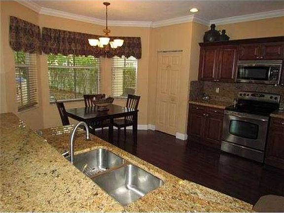 3rd image of 768 Nandina Dr