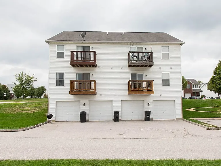 636 Homerun Dr — Photo 2