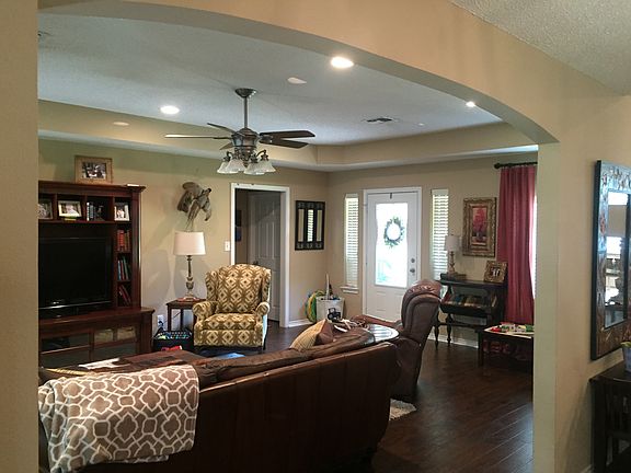 3rd image of 101 Elmwood Ct