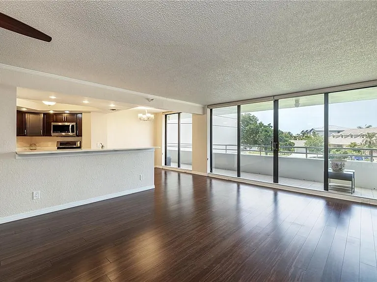 5950 Pelican Bay Plz S #204 — Photo 10