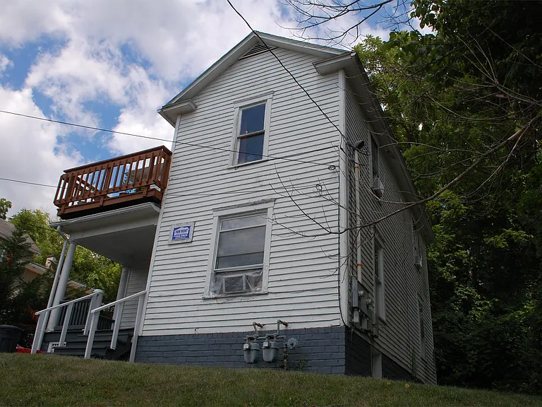 133 Franklin Ave — Photo 17