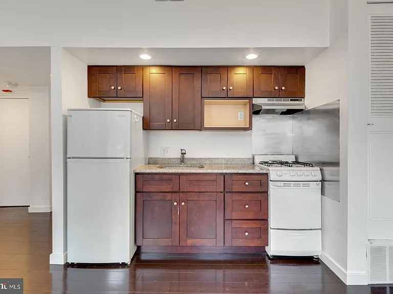 2137 Spruce St #4 — Photo 4