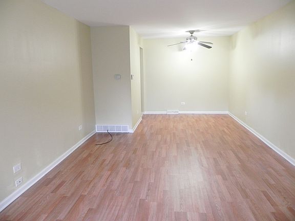 5th image of 440 Congress Ct