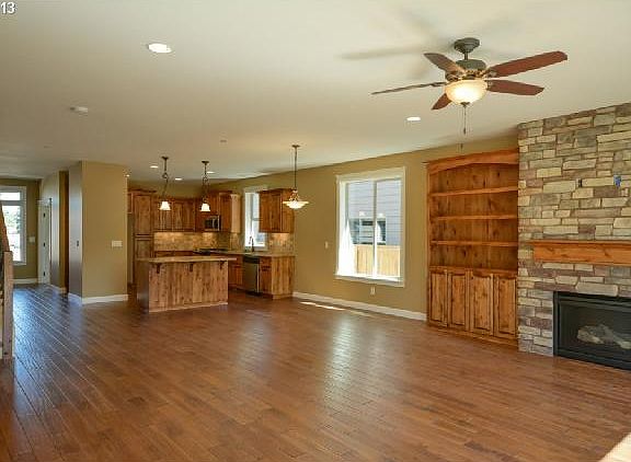 5th image of 2601 NE 51st St