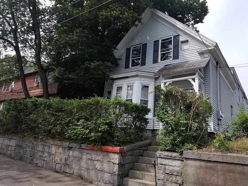 2nd image of 50 E Haverhill St