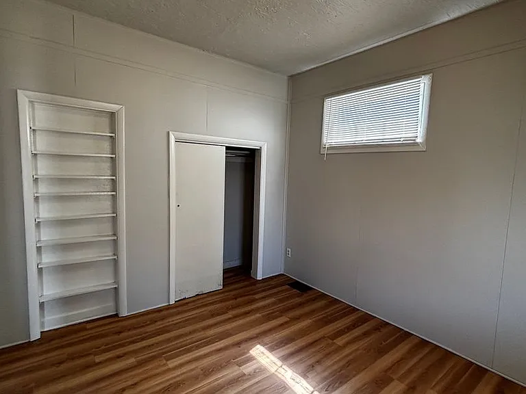 1246 N Main St — Photo 6