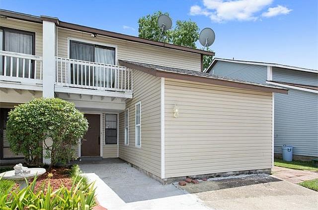 1st image of 2740 Mount Laurel Dr