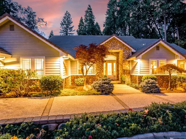 12985 Somerset Dr, Grass Valley, CA 95945
