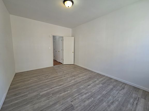 4th image of 1633 Sterling Pl #3F
