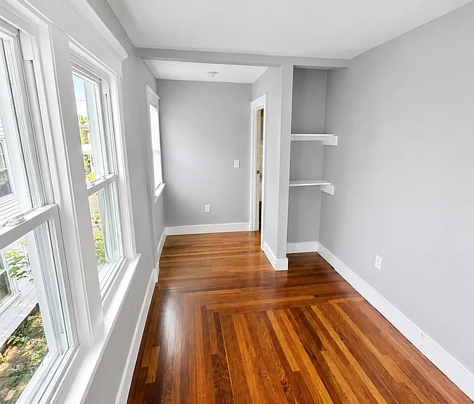 32 Alstrum St #2 — Photo 9