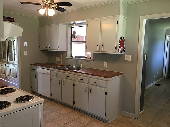 2nd image of 514 White Oak Dr