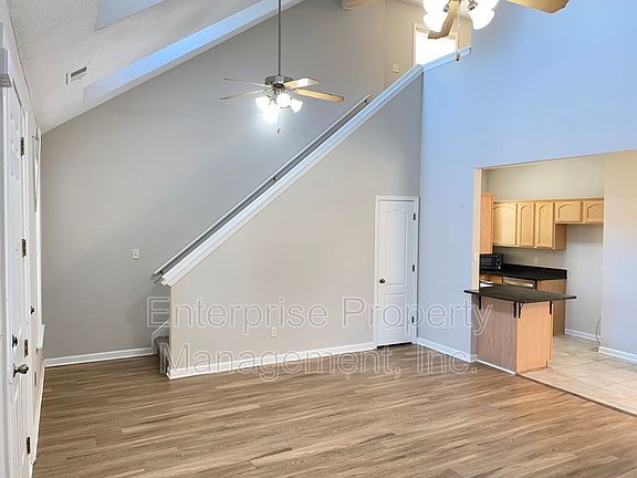4th image of 8675 Rogers Park Ave