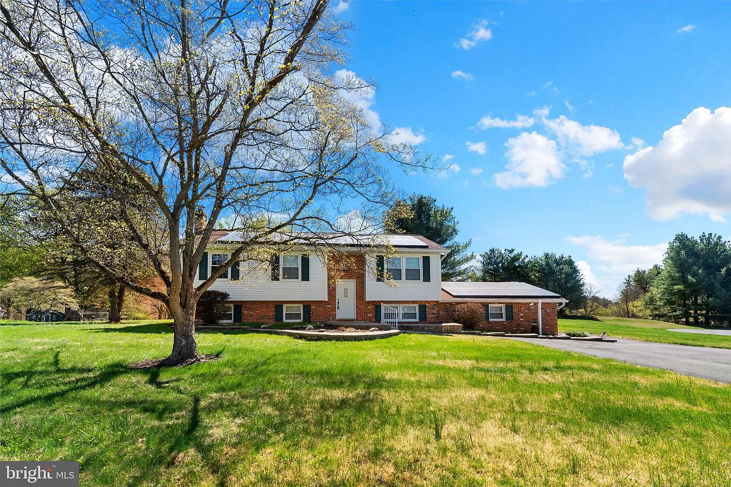 2233 Ridgemont Dr photo 1