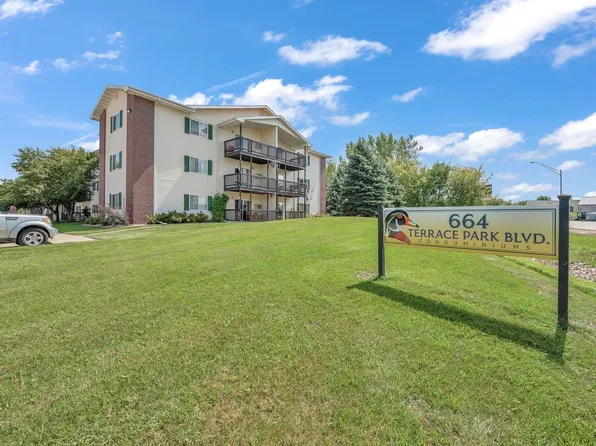 664 Terrace Park Blvd APT 6, Milford, IA 51351