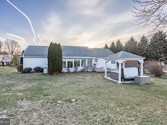 3rd image of 12 Sajer Rd