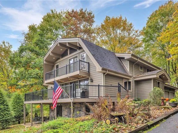 138 Heathercroft Dr, Cranberry Township, PA 16066