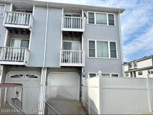 62 Simmons Ln, Staten Island, NY 10314
